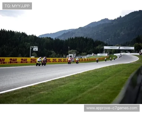 法拉利车队再现精彩对决，MotoGP赛季战况激烈升级