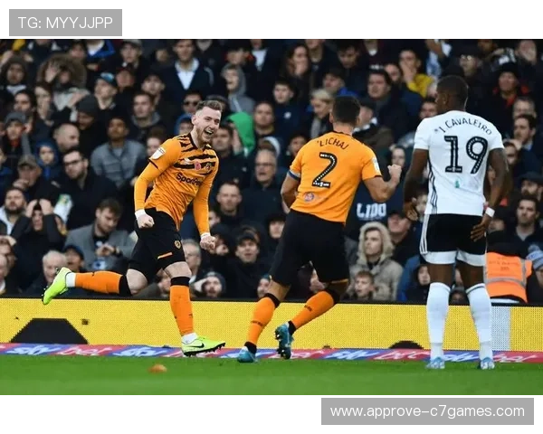 卢顿俱乐部崛起之路：从英甲到英超的历史性突破与挑战