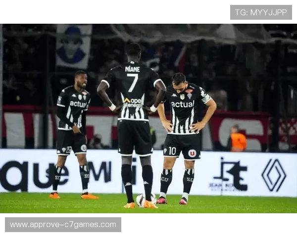 昂热足球俱乐部最新动态与赛季表现全面解析与未来展望