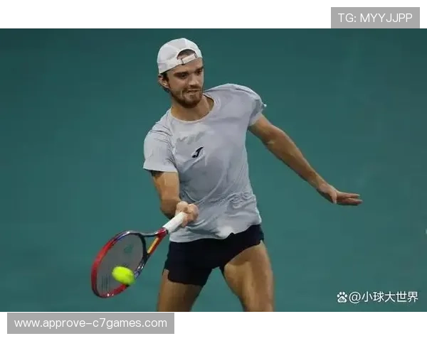 网球赛场惊现新星横空出世引发全球关注与热议